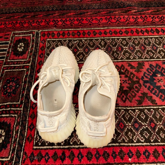 Adidas Yeezy Boost 350 V2 Cream Triple White | Authentic | With Box - Picture 4 of 6
